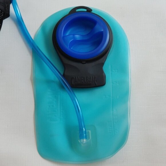 32oz.CAMELBAK Hydration Backpack Portable Hydration HYDROBAK - Picture 7 of 12